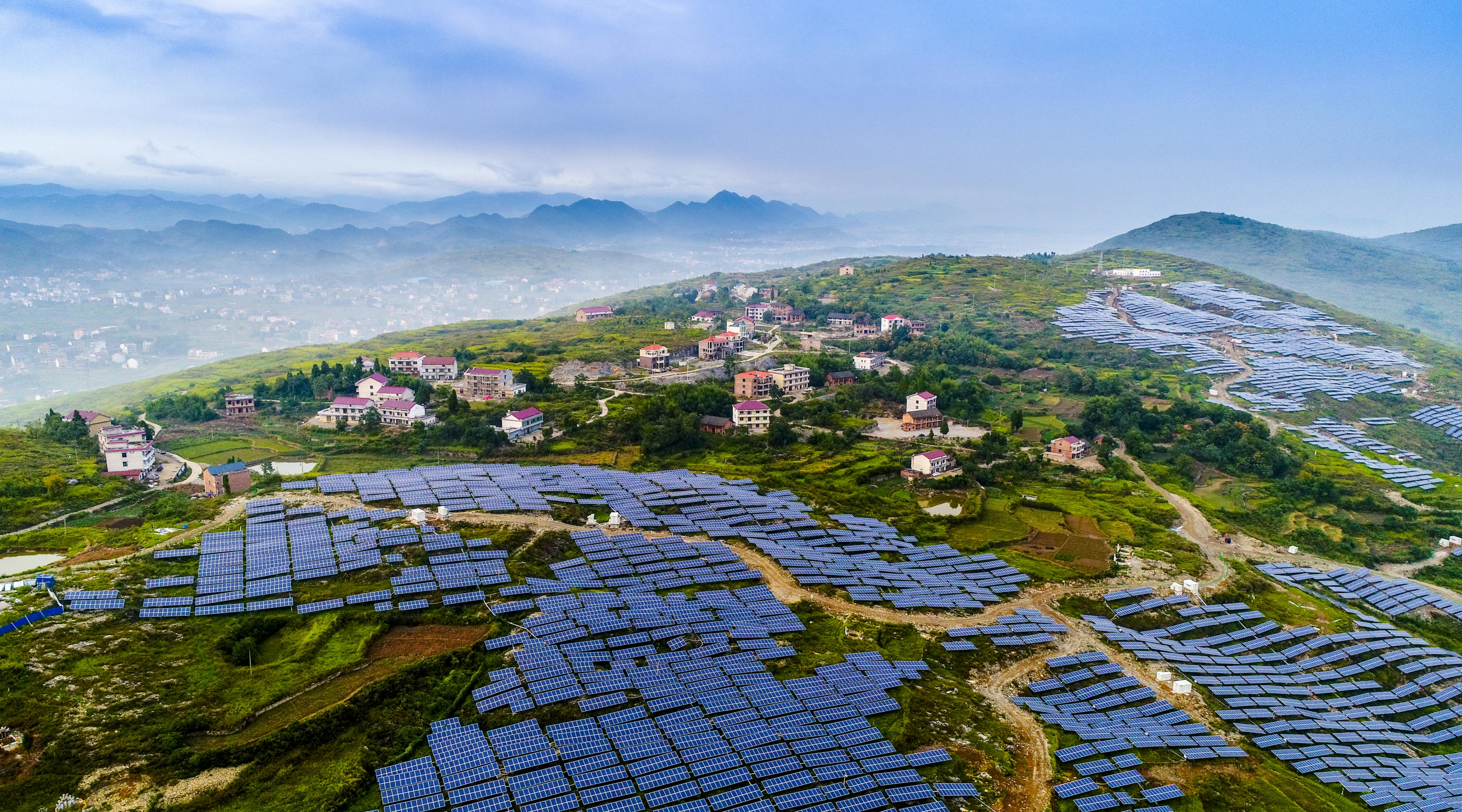 新能源基地化開發(fā)與鄉(xiāng)村振興緊密結(jié)合.jpg