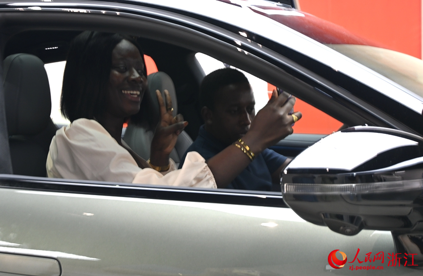 1723719639217092608.jpg LOCAL1723634107445P0L7EPXGNY.jpg